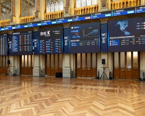 El Ibex 35 se desploma un 144 y alcanza los.jpg