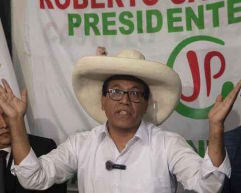Keiko Fujimori y Roberto Sanchez avanzan a segunda vuelta en.jpg